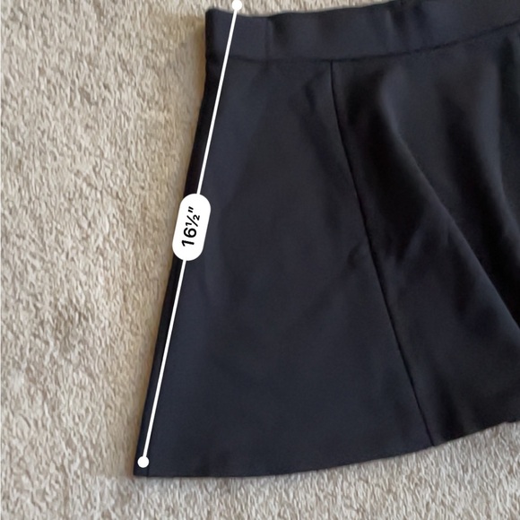 Flirty Trio - Picture 6 of 16